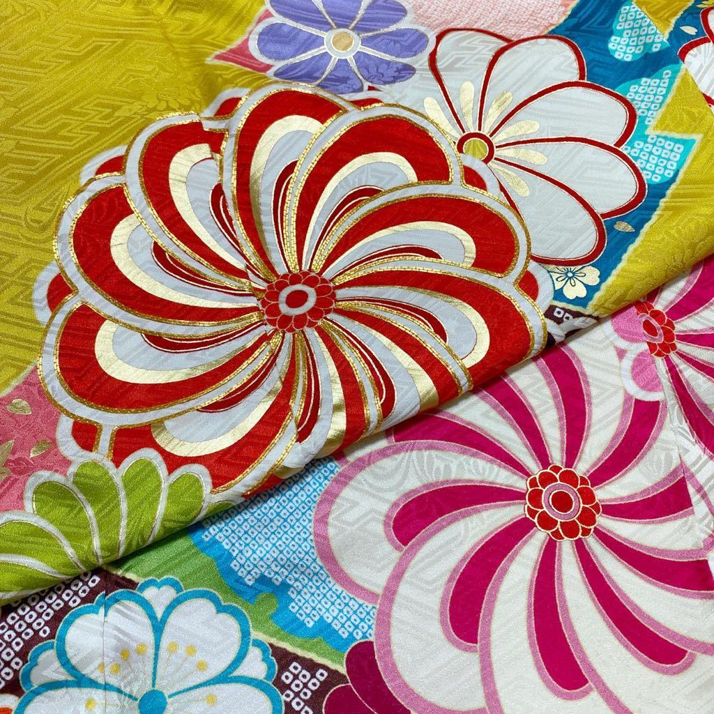 着物月花 金駒刺繍 刺繍 可憐な花尽くしの振袖 紋意匠 正絹 金糸