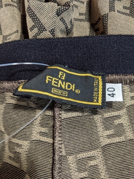 フェンディ FENDI パンツ サイズ40 M - ベージュ×黒 レディース クロップド(半端丈)/ズッキーノ柄/ウエストゴム ボトムス FENDI フェンディ パンツ ジョガー イージーパンツ フェンディ（パンツ｜ボトムス）：レディースファッションの通販