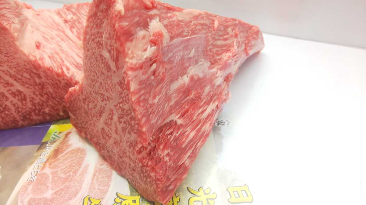 TEKINE29@適寝肉　1，85キロ㌘日光高原牛A5特選トモサンカク　栃木県産　冷蔵発送 TEKINE29@適寝肉 冷凍発送 0，81キロ㌘ブリスケA5日光高原牛① 希少部位ランプステーキトモサンカク A5ランクとちぎ和牛 高級