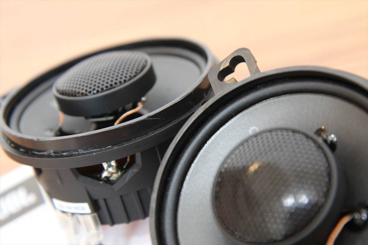 JBL GTO329 | This 8.7 cm 2-way custom fit speaker fits directly