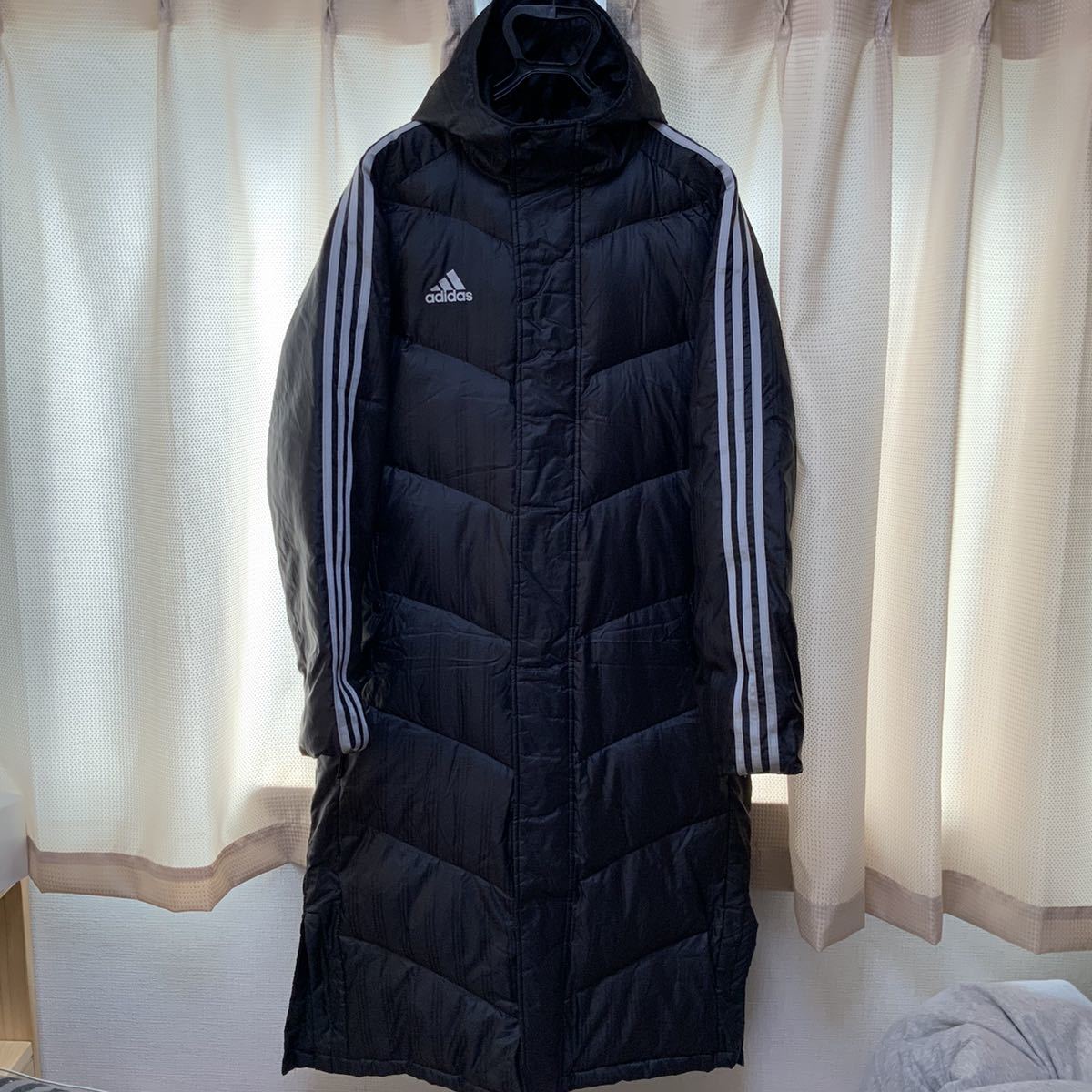 【大人気，本物保証】 黒&times;銀 ブラック&times;シルバー アディダス ベンチコート ロング ダウン コート Lサイズ adidas ダウンベンチコート ロングコート 防寒(コート)｜売買されたオークション情報、yahooの商品情 コート