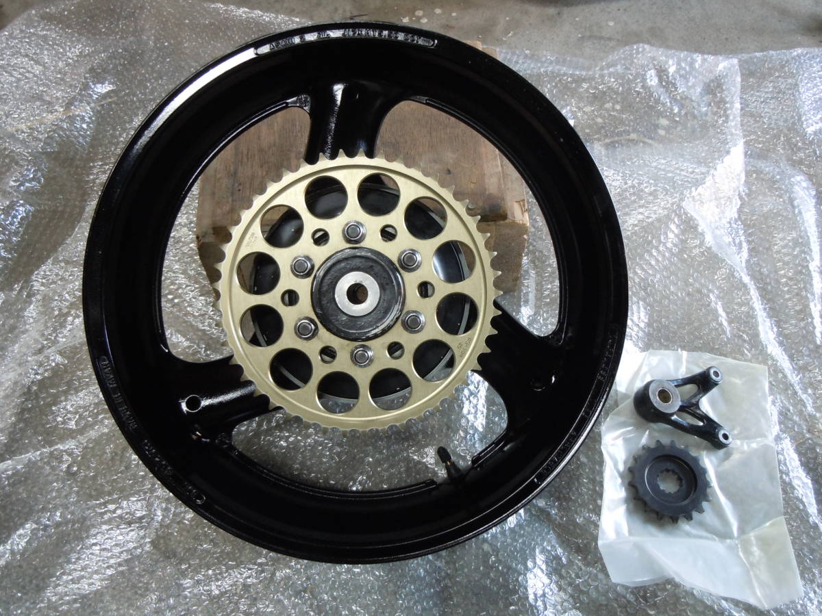  品 GPZ900R 流用ワイドホイールA7 用 サイズ5.5ｘ17(リア)｜売買されたオークション情報、yahooの商品情報をアーカイブ公開 - オークファン カワサキ用