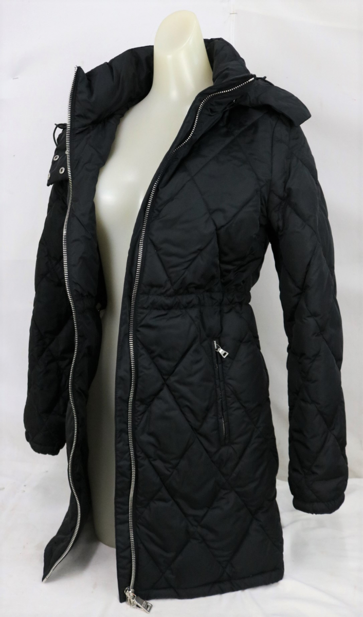 ト滝 Prada プラダ ダウン コート レディース サイズ 38 ブラック Dc275dcm45 コート 売買されたオークション情報 Yahooの商品情報をアーカイブ公開 オークファン Aucfan Com