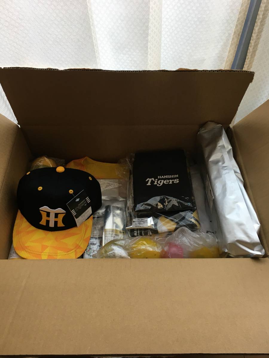 100%新品 阪神タイガース 福袋 グッズ20点 T-SHOP限定 直筆サイン色紙付(サイン)｜売買されたオークション情報、yahooの商品情報をアーカイブ公開 - オークファン サイン