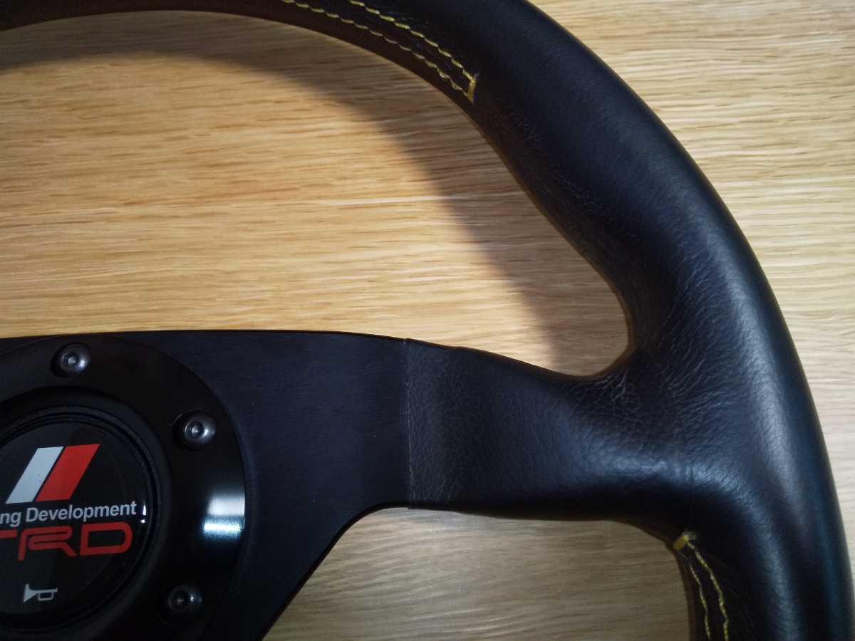 モモ ステアリング VELOCE V-2 MOMO ヴェローチェレーシング 32パイ
