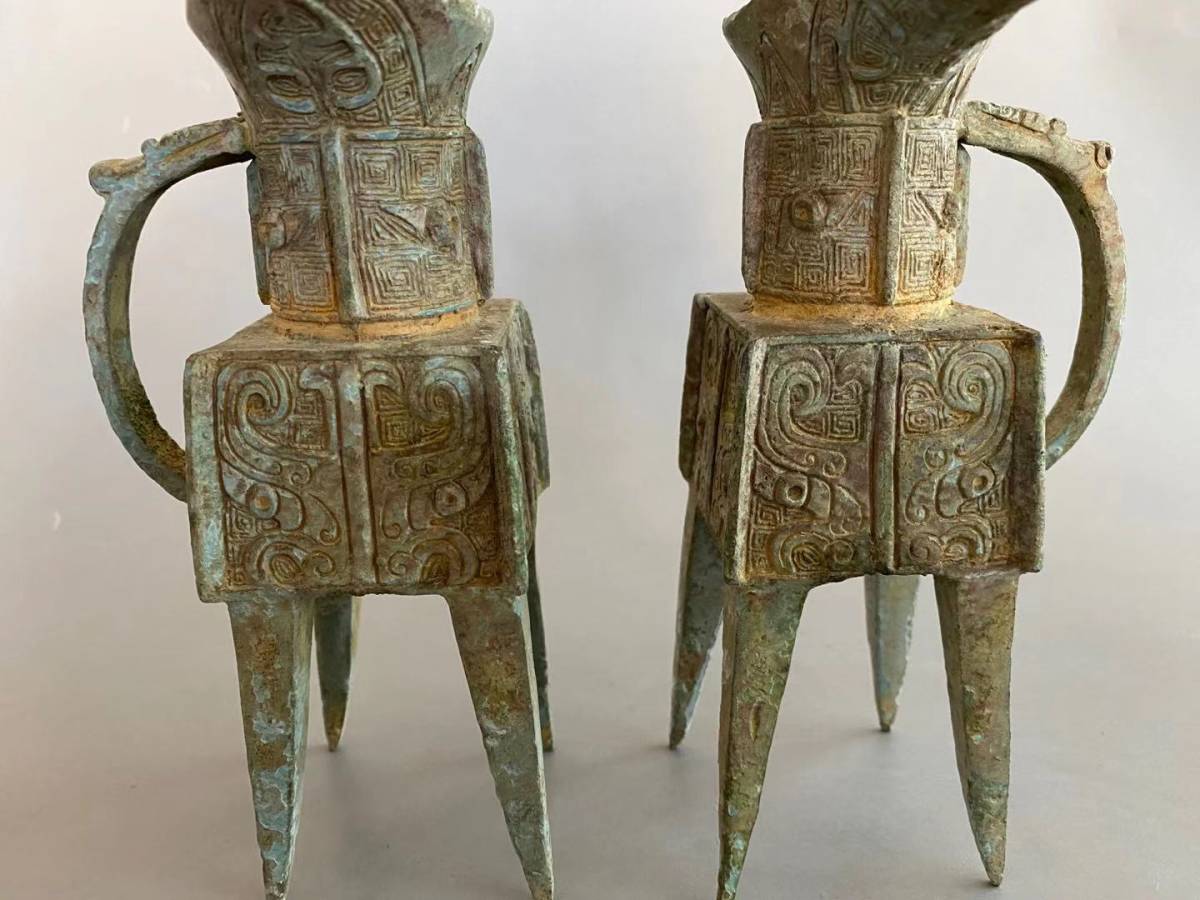 中国 西周時代 提僚壺 青銅製酒器 装飾的保存容器 発掘 出土 骨董 古