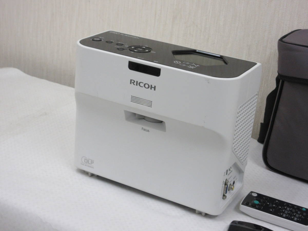 テレビ・映像機器 625H使用☆RICOH IPSiO PJ WX4130N 超短焦プロジェクター