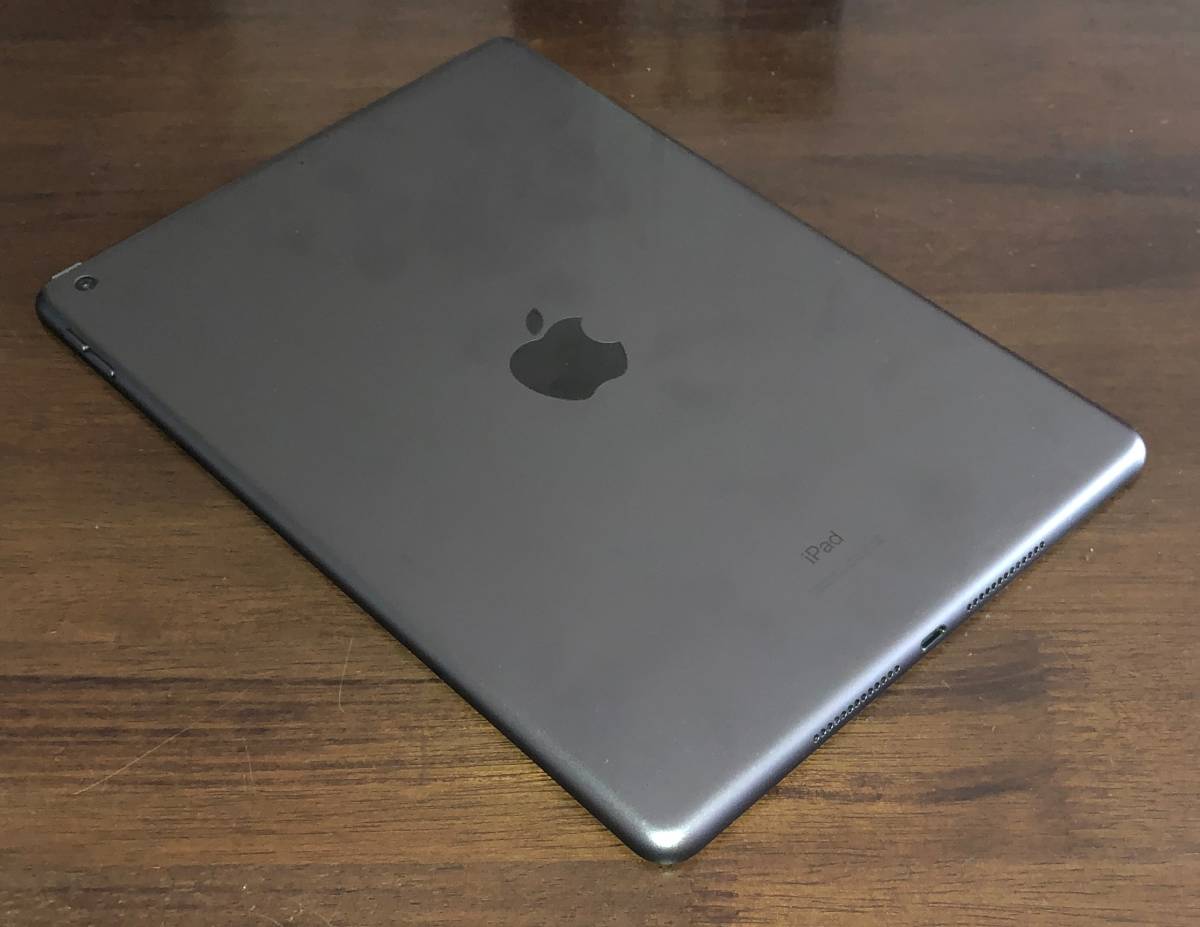 Apple store購入 10.2インチ iPad Wi-Fi 32GB スペースグレイ 第8世代 