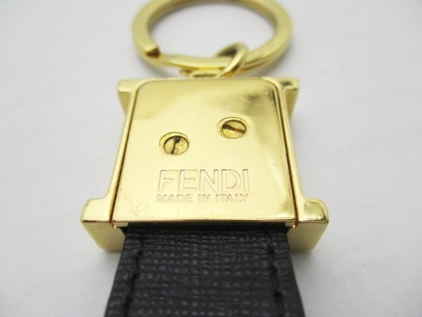 フェンディ FENDI キーホルダー(チャーム) 金属素材×レザー ゴールド