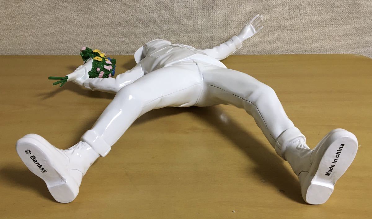 ☆ バンクシー フラワーボンバー ホワイト ver. フィギュア メディコム