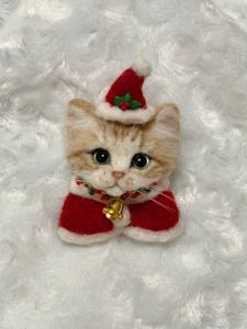 chico＊ 羊毛フェルト 猫 ＊ クリスマス .。.:*☆ リースにぶら～ん