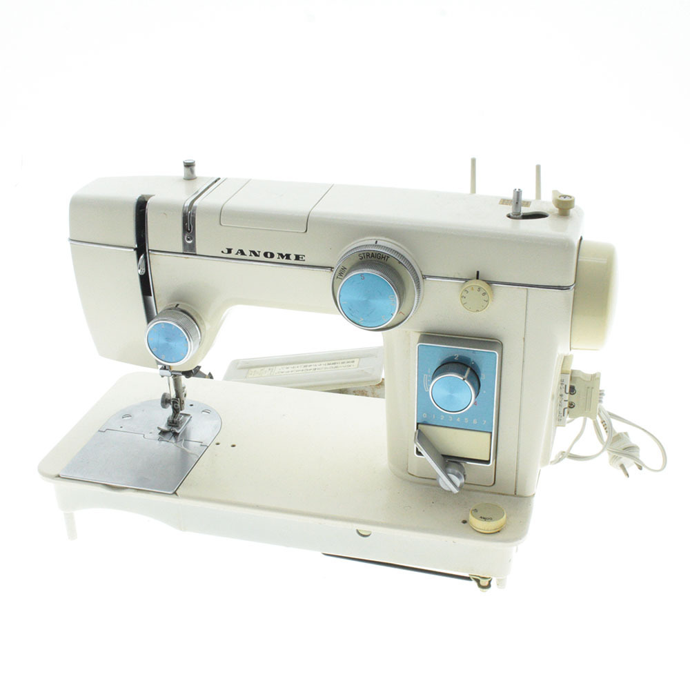 □ JANOME ジャノメ ミシン MODEL 804 家庭用 フットコントローラー付 