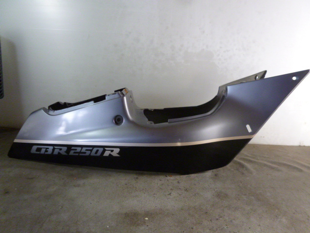 CBR250R MC19 シートカウル CBR250R MC19 mc19 京都のバイクショップ