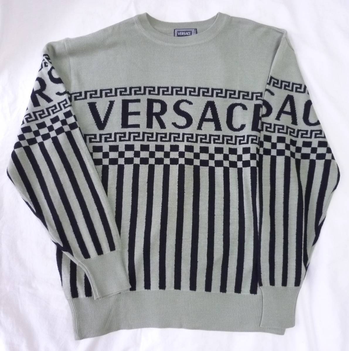 ○ VERSACE ヴェルサーチ 1990年代 ビッグロゴ グルカ 雷紋模様 ニット 