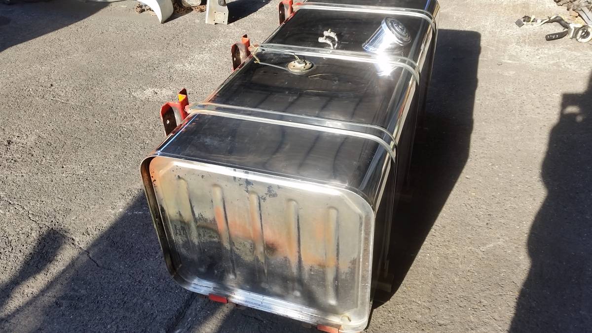 ステンレス アートフレンドオンラインストア &frasl; 燃料タンクセット 角型 400L 燃料タンク | キャップ&frasl;ステー R R4 鍵付き 丸型 VL-KYCAP-E 密閉式 容量375L（代引不可商品）（個人