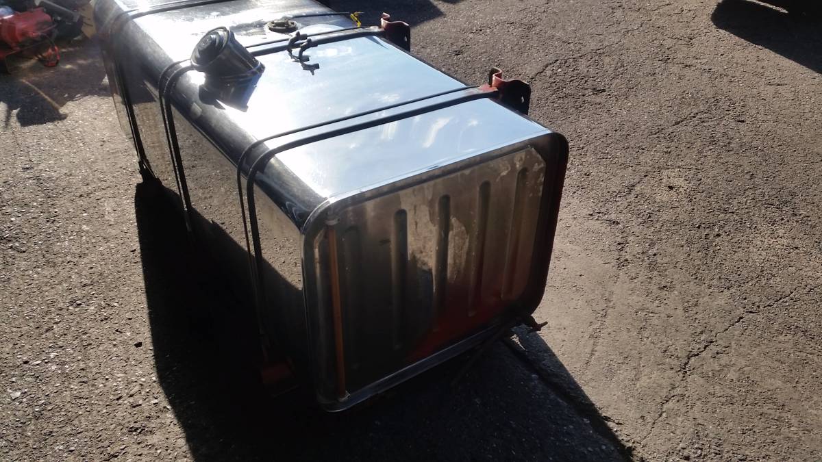 ステンレス アートフレンドオンラインストア &frasl; 燃料タンクセット 角型 400L 燃料タンク | キャップ&frasl;ステー R R4 鍵付き 丸型 VL-KYCAP-E 密閉式 容量375L（代引不可商品）（個人