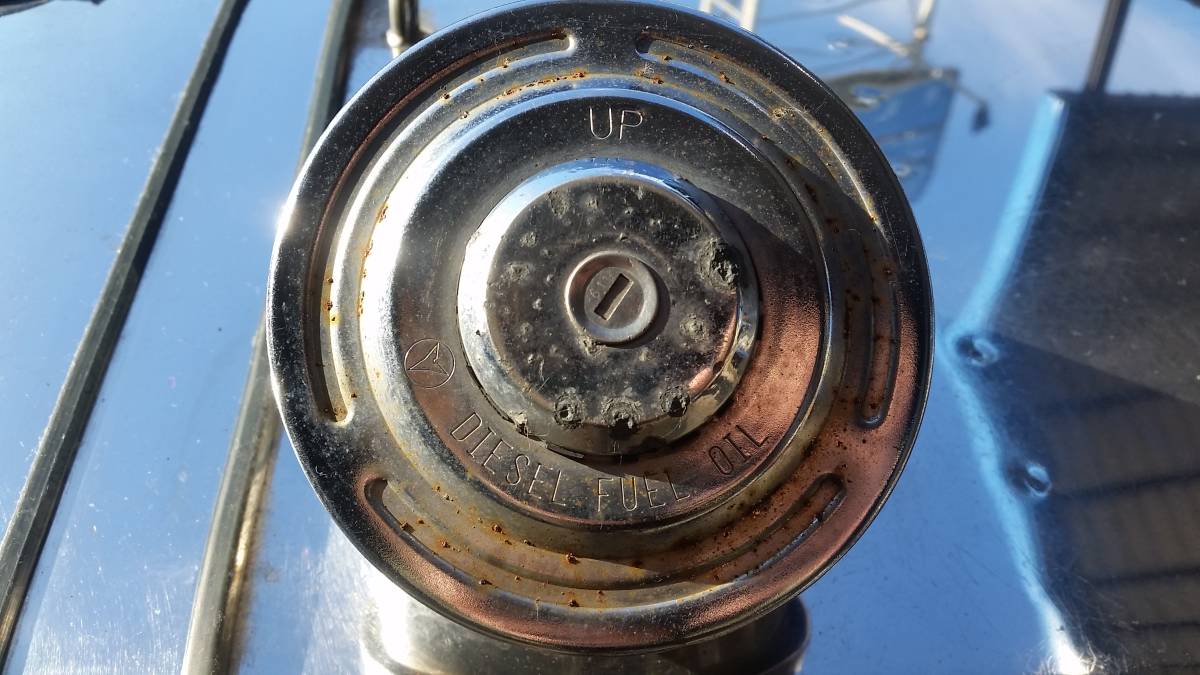 ステンレス アートフレンドオンラインストア &frasl; 燃料タンクセット 角型 400L 燃料タンク | キャップ&frasl;ステー R R4 鍵付き 丸型 VL-KYCAP-E 密閉式 容量375L（代引不可商品）（個人