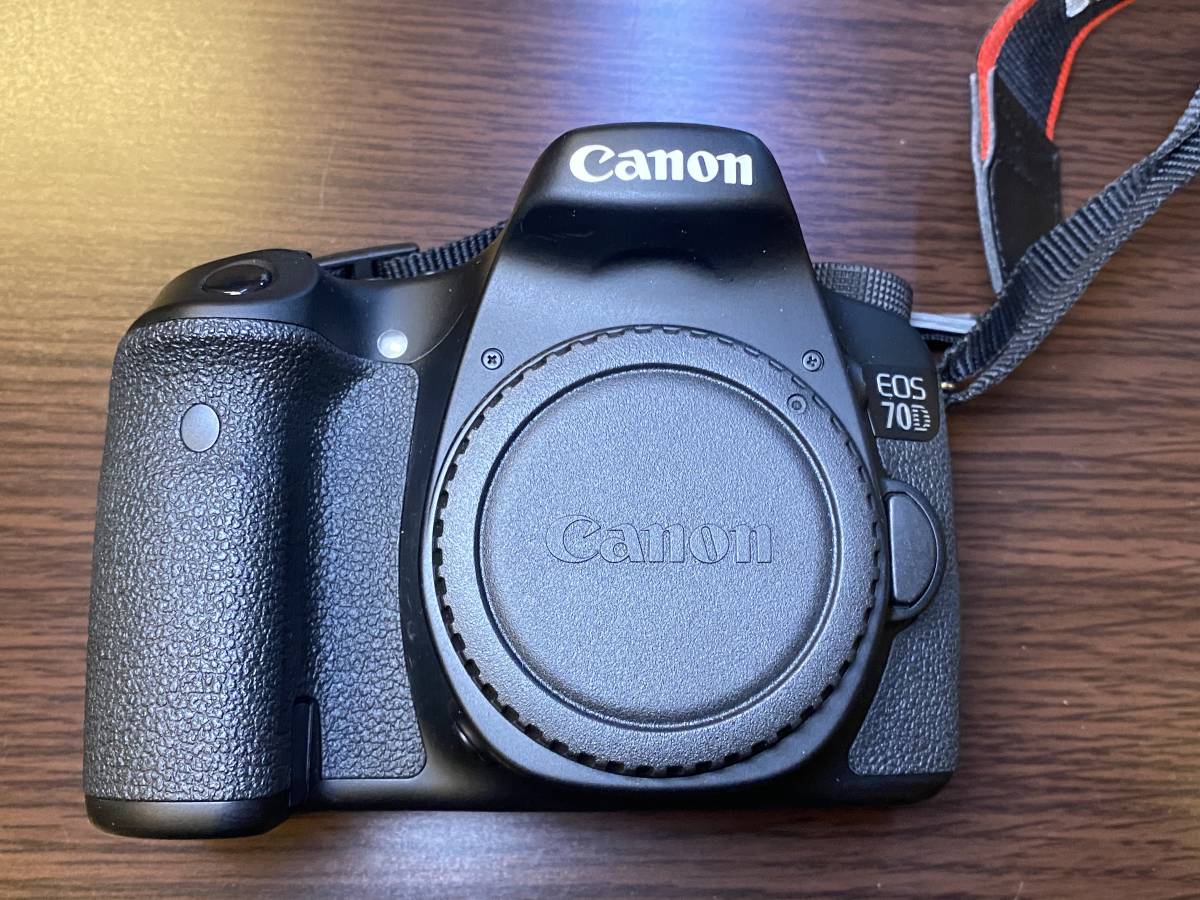 Canon EOS 70Dボディ， バッテリー2個， EF28-135mm F3.5-5.6 IS USM 