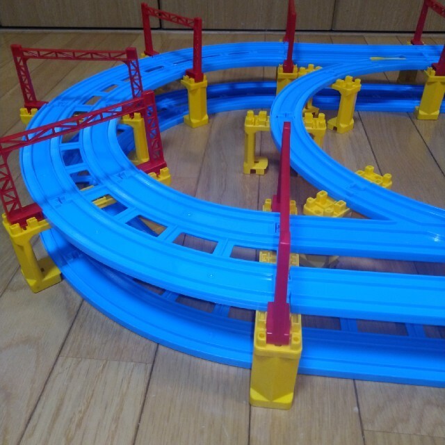4台同時走行可 複線高架セット ポイント付き タカラトミー TOMY_3
