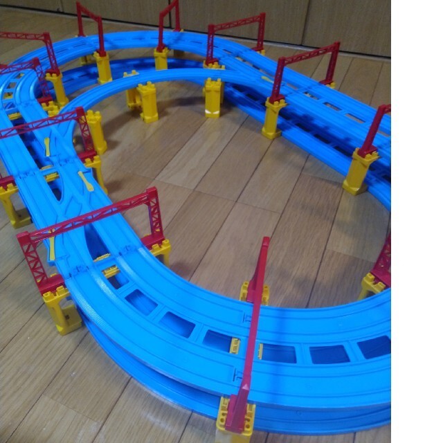 4台同時走行可 複線高架セット ポイント付き タカラトミー TOMY_4