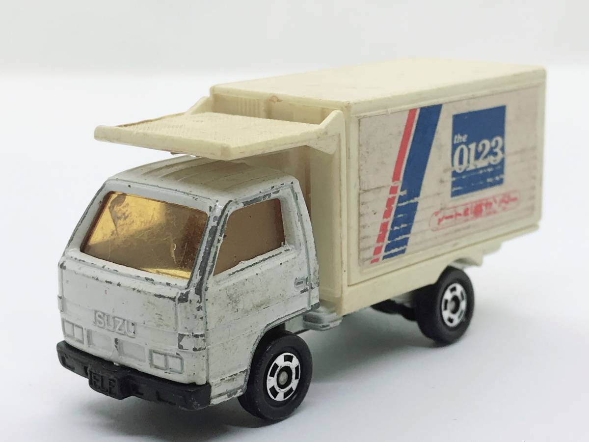 赤箱 トミカ No 32 いすゞエルフ引越トラック アート引越センター 超目玉 No 32