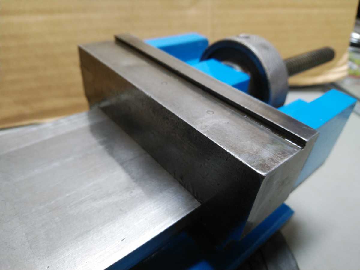 | 0 万力 丸胴型バイス メーカー不明 口幅130mm 2026年最新Yahoo! ヘッドが自在に動く : 万力バイス｜パーツ固定や塗装に最適な工具 - アスクル 1台（直送品） MV75ー130 測定用バイス 彫金工具製造・輸出入の株式会社