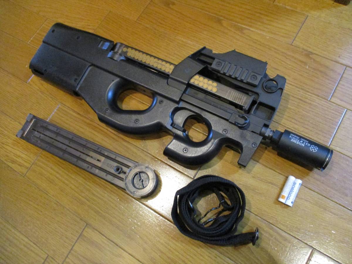 超特価 ショッピング 東京マルイ P90 ドットサイト搭載モデル 予備