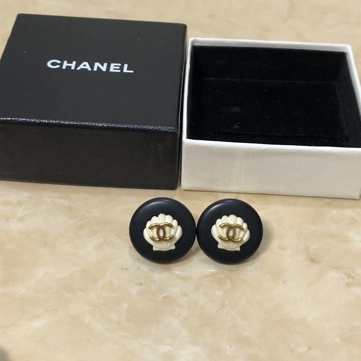 シャネル ヴィンテージ イヤリング シェル ココマーク (管M124 D25 