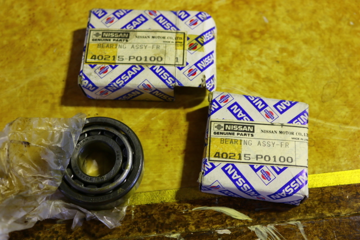 DATSUN　SR311　SP311　NISSAN(ニッサン)日産純正部品ホイル ベアリング 40215-P0100　二個セット