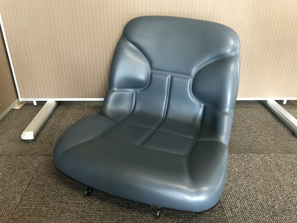【引取限定】 栃木県 小山市 トラクター 農機械 農機具 建設機械 乗用 シート パーツ 部品 交換 取替 直 Q5415752