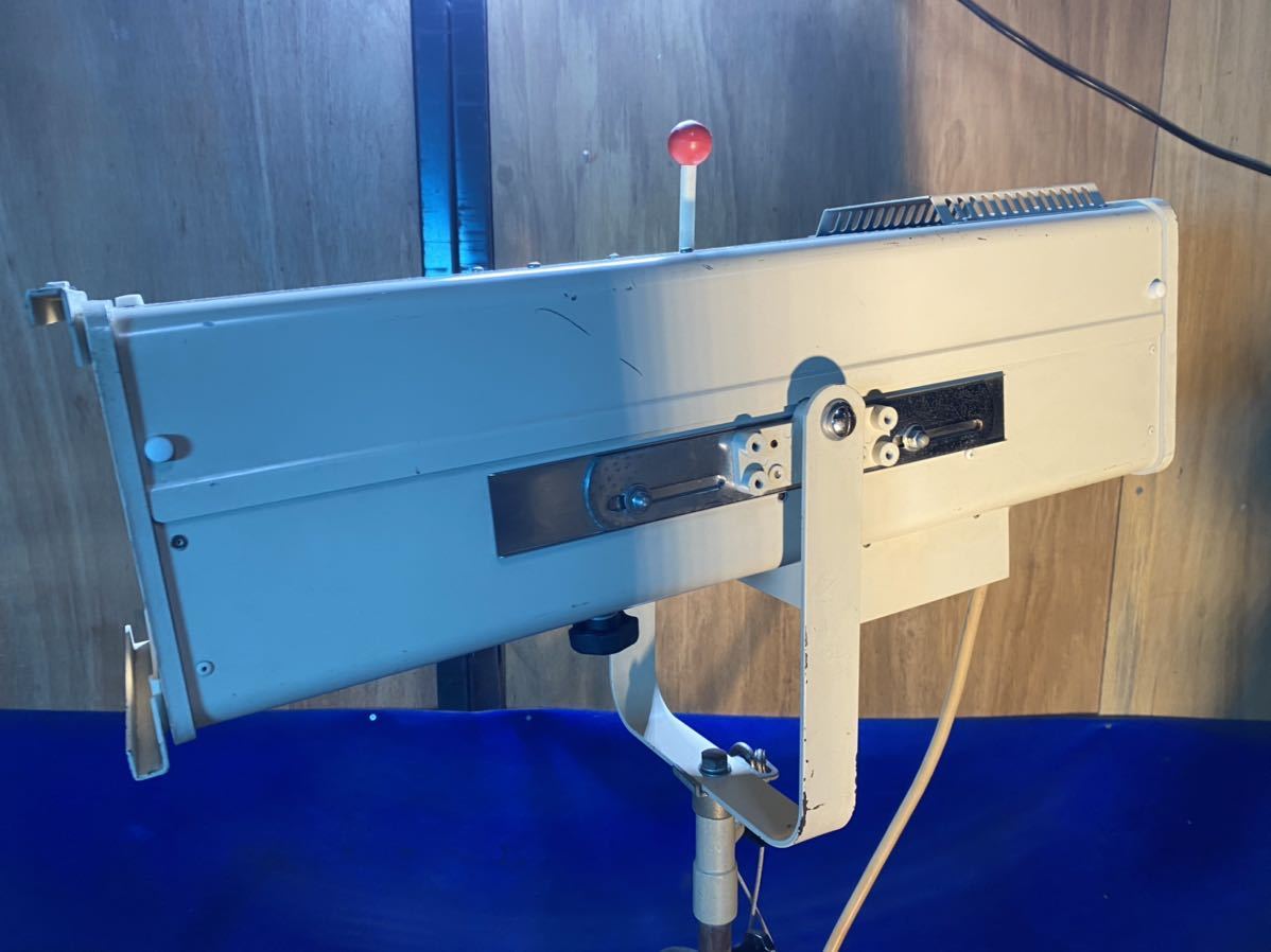 ウシオライト UHP-1000 スタジオ用照明器具 1000W スタンド付き ウシオライト UHP-1000 スタジオ用照明器具 1000W スタンド付き 【公式