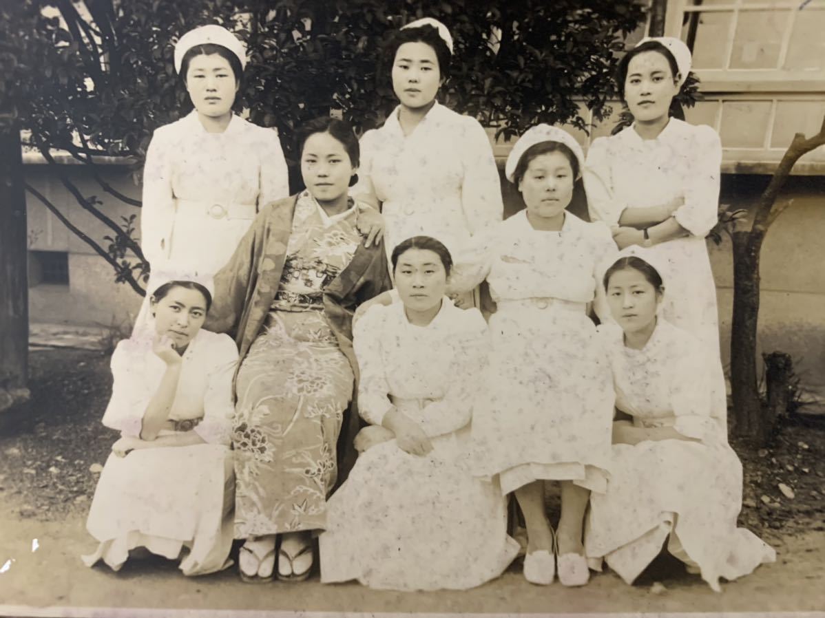 戦前 看護婦 古写真 5枚 美人 美女 看護服 白衣 集合 昭和 日本軍 陸軍 歴史 資料 大日本帝国 時代考証 白黒写真 古い写真 461 印刷物 売買されたオークション情報 Yahooの商品情報をアーカイブ公開 オークファン Aucfan Com 戦前 看護婦 古写真 5枚 美人 美女 看護服 白衣 集合 昭和 日本軍 陸軍 歴史 資料 大日本帝国 時代考証 白黒写真 古い写真 461 印刷物 売買されたオークション情報 Yahooの商品情報をアーカイブ公開 オークファン Aucfan Com