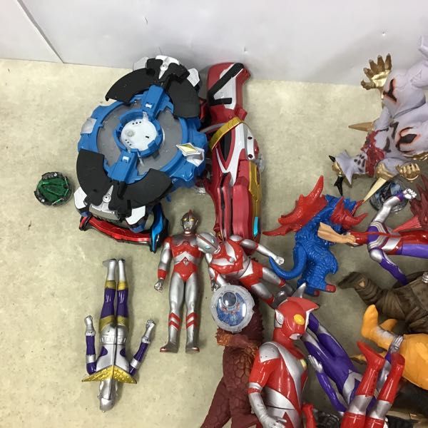 -ルーブジャイロの中古品・新品・未 2026年最新Yahoo!オークション | DXルーブジャイロ 商品情報 ウルトラマンおもちゃウェブ ウルトラマンR⁄B(ルーブ) ウルトラマンルーブ ウルトラアクション クリスタル ルーブジャイロ 7月7日スタート!金のルーブクリスタルキャンペーン! DX ウルトラマンR/B』の変身アイテム「DXルーブジャイロ」と連動!「金の トピックス