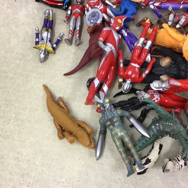 -ルーブジャイロの中古品・新品・未 2026年最新Yahoo!オークション | DXルーブジャイロ 商品情報 ウルトラマンおもちゃウェブ ウルトラマンR⁄B(ルーブ) ウルトラマンルーブ ウルトラアクション クリスタル ルーブジャイロ 7月7日スタート!金のルーブクリスタルキャンペーン! DX ウルトラマンR/B』の変身アイテム「DXルーブジャイロ」と連動!「金の トピックス