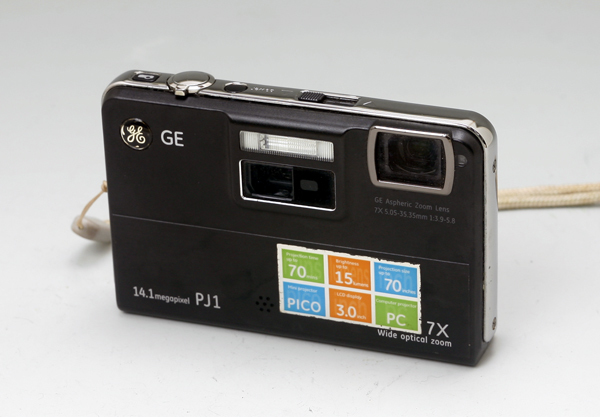 送料無料 動作確認済 GE PJ1 プロジェクター内臓 1410万画素 光学7倍ズーム