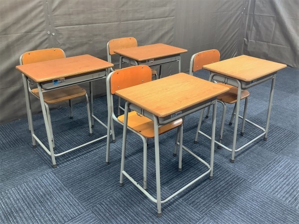 ◆自社便対応地域あり◆管R733◆コクヨ製◆5号(旧2号) 学童机 4台 学童いす 4脚◆4組 計8点セット◆学習塾 学校 教室 身長159cm-172cm