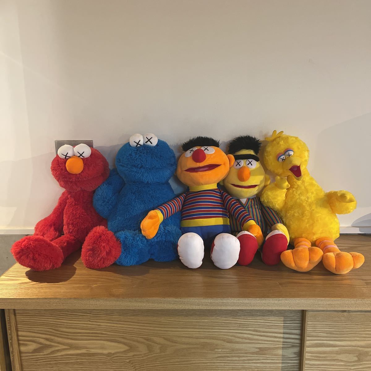 ユニクロ KAWS セサミストリート ぬいぐるみ☆コンプリート エルモ 