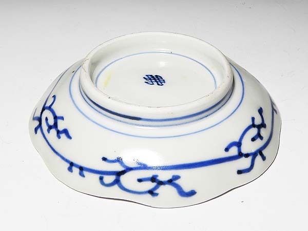 工芸品 古伊万里 泣き染付 白抜唐草文 八角膾皿 生酢