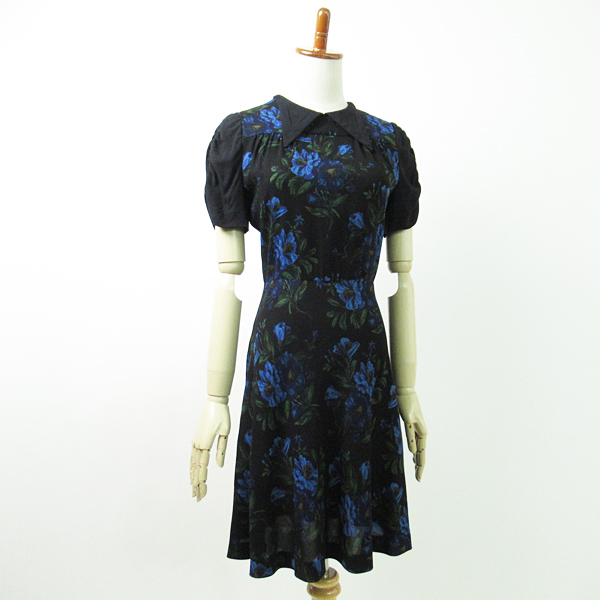 R3a0327 Miu Miu ミュウミュウ 花柄 フレアスカート ワンピース 黒系 レディース 38 その他 売買されたオークション情報 Yahooの商品情報をアーカイブ公開 オークファン Aucfan Com