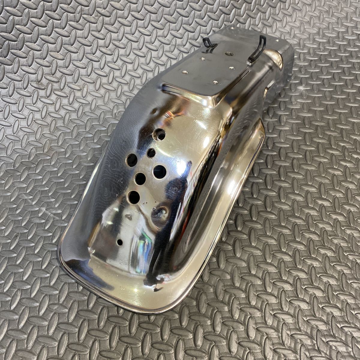 Z1.Z2 リアフェンダー　純正　当時 カワサキZ1 Z2 リアフェンダー 純正 当時物 自動車、オートバイ カウル