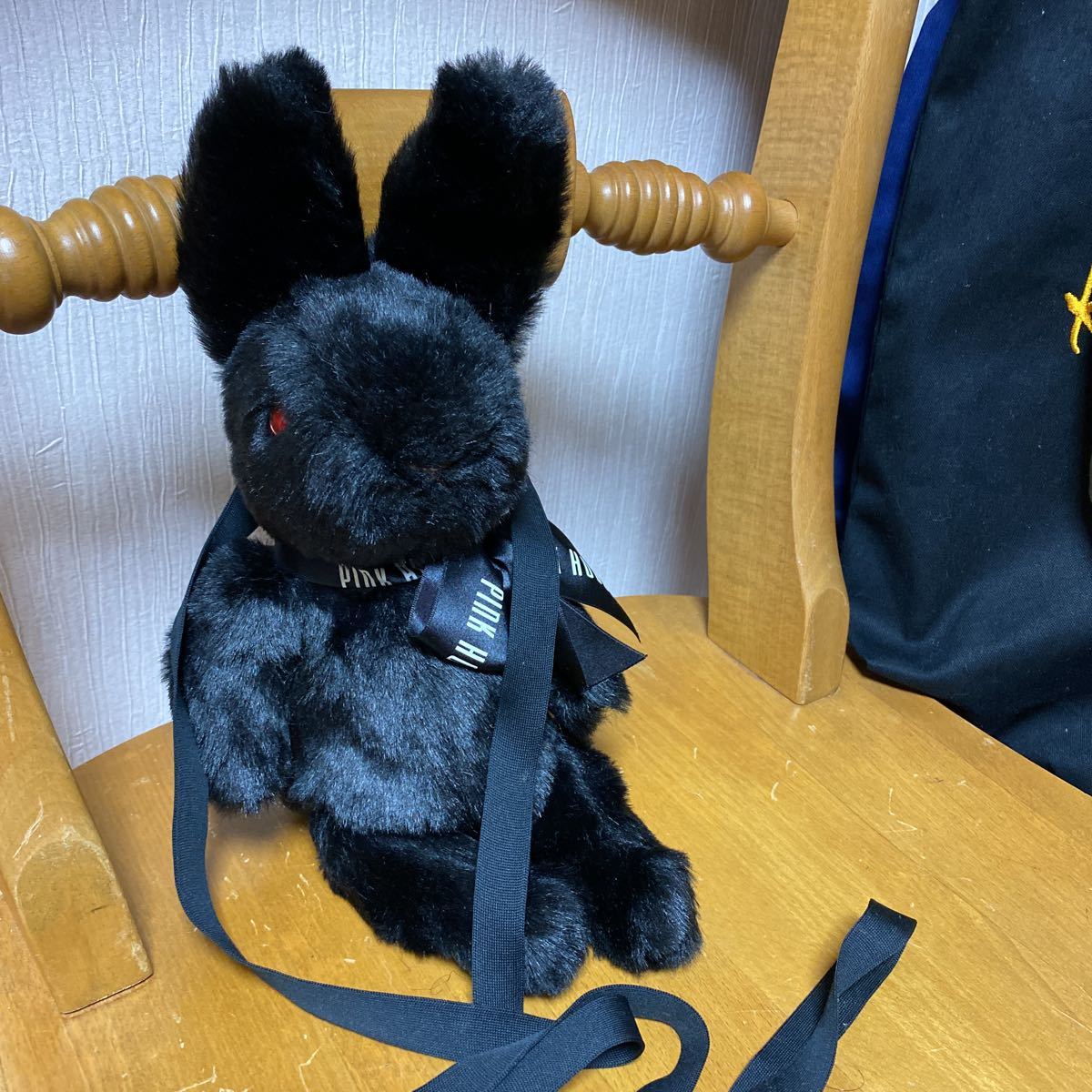 ピンクハウス　幸見うさぎ刺繍バック黒 ピンクハウスうさぎぬいぐるみバッグおまけつき ピンク うさぎ