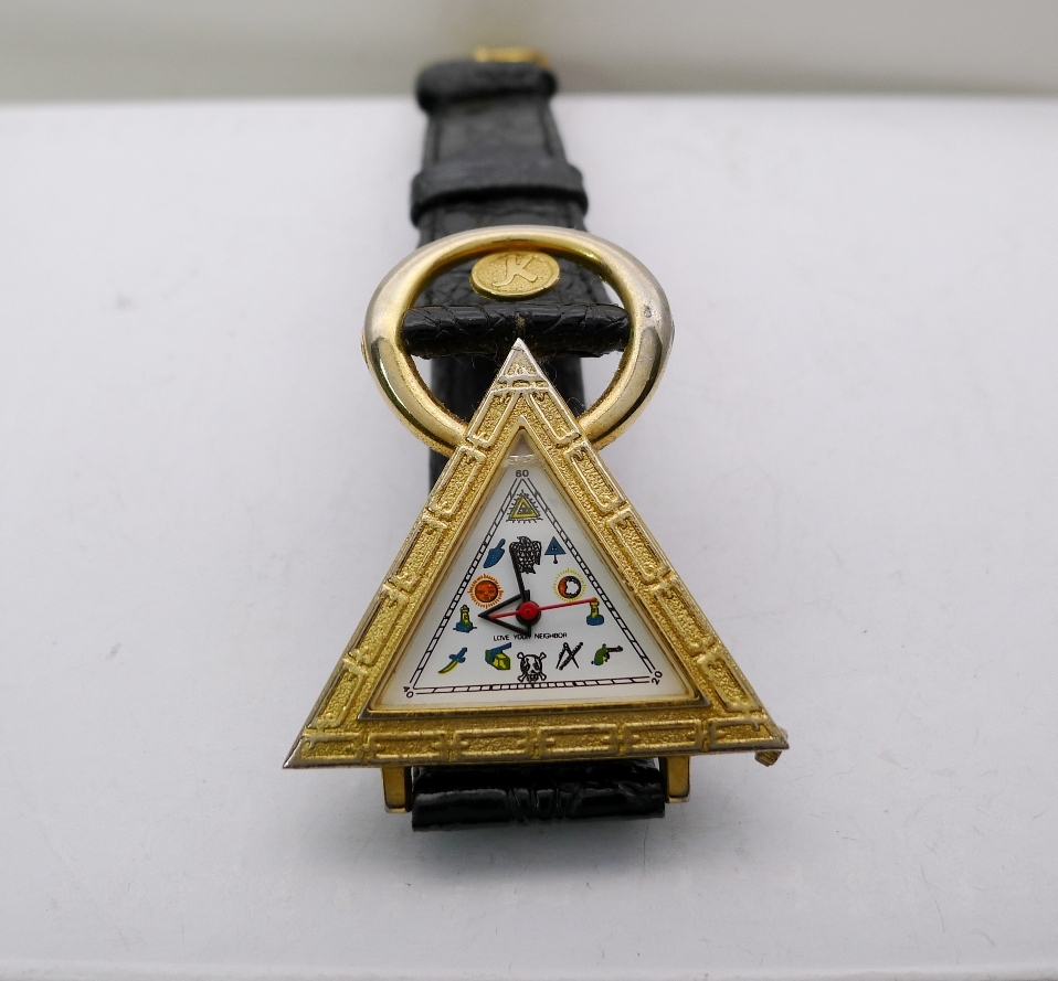 三角形 腕時計 フリーメイソン クォーツ 革ベルト 一点物 手巻き 売買されたオークション情報 Yahooの商品情報をアーカイブ公開 オークファン Aucfan Com