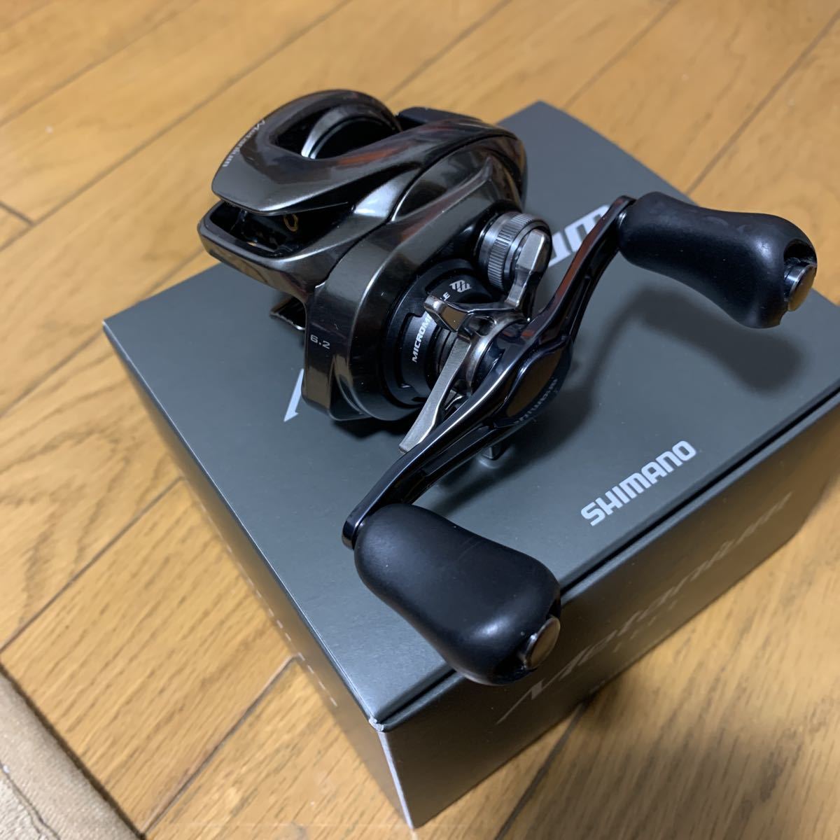 フィッシング 【極美品】シマノ 20メタニウム 右 ノーマルギア6.2