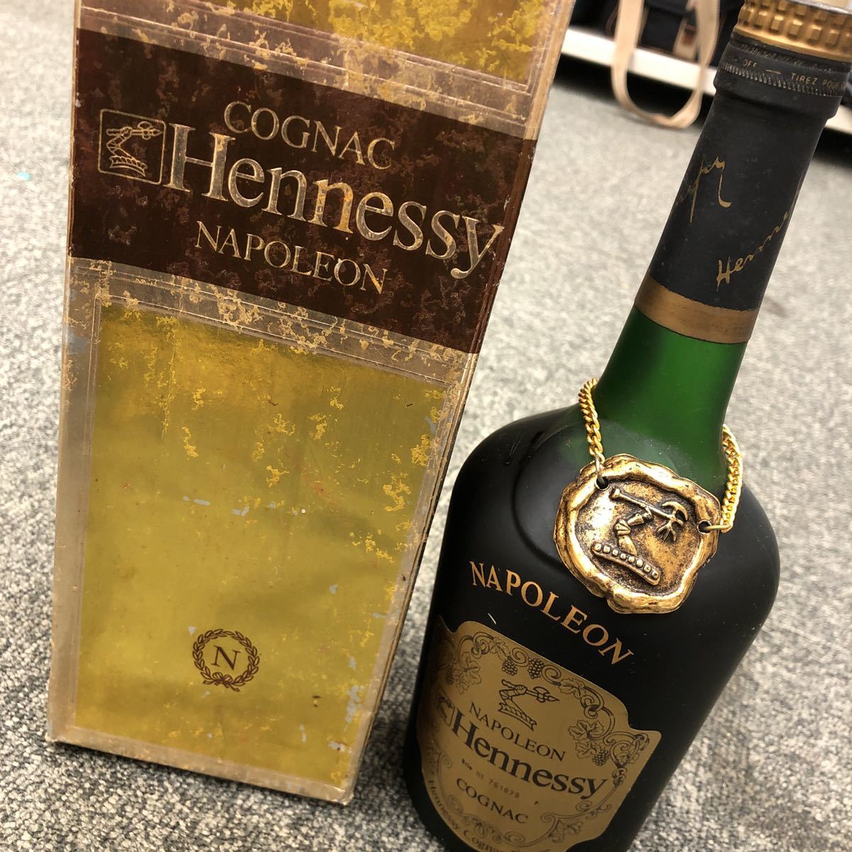 □ 未開栓 箱付き Hennessy NAPOLEON COGNAC ヘネシー ナポレオン