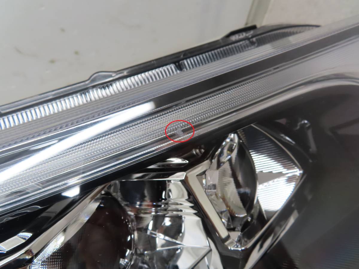 B【Y0213】 ZRR80W/85W ノア 後期 LEDヘッドライト右 インナーブラック 