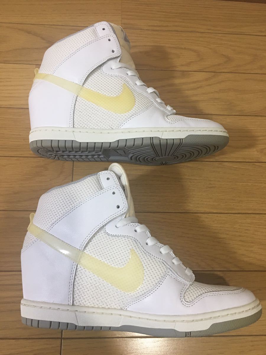 超 Nike ナイキ レディースインヒールスニーカー サイズ 26cm 品 26 0cm以上 売買されたオークション情報 Yahooの商品情報をアーカイブ公開 オークファン Aucfan Com