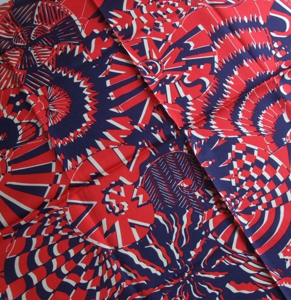 Vivienne Westwood ヴィヴィアン ウエストウッド 大判 ハンカチ 品 ラインオーブ Orb刺繍 百貨店 ヴィヴィアンウエストウッド 売買されたオークション情報 Yahooの商品情報をアーカイブ公開 オークファン Aucfan Com