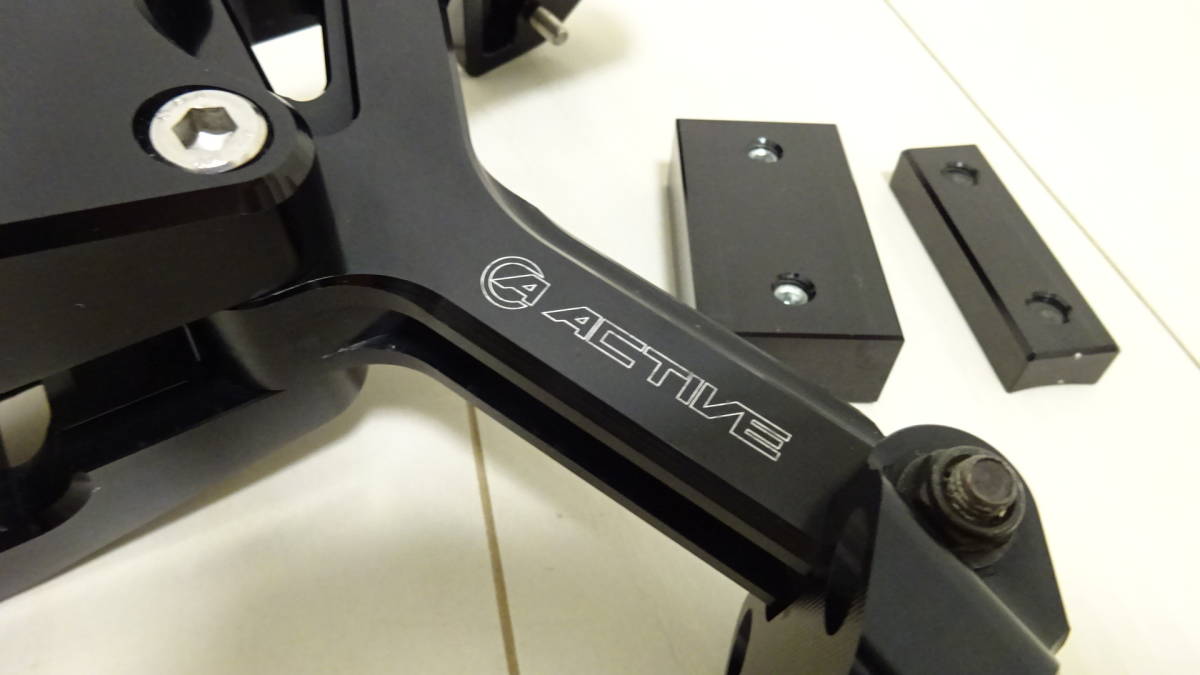 ZRX1200 DAEG ダエグ　アクティブ　フレーム　マウント　カウルステー