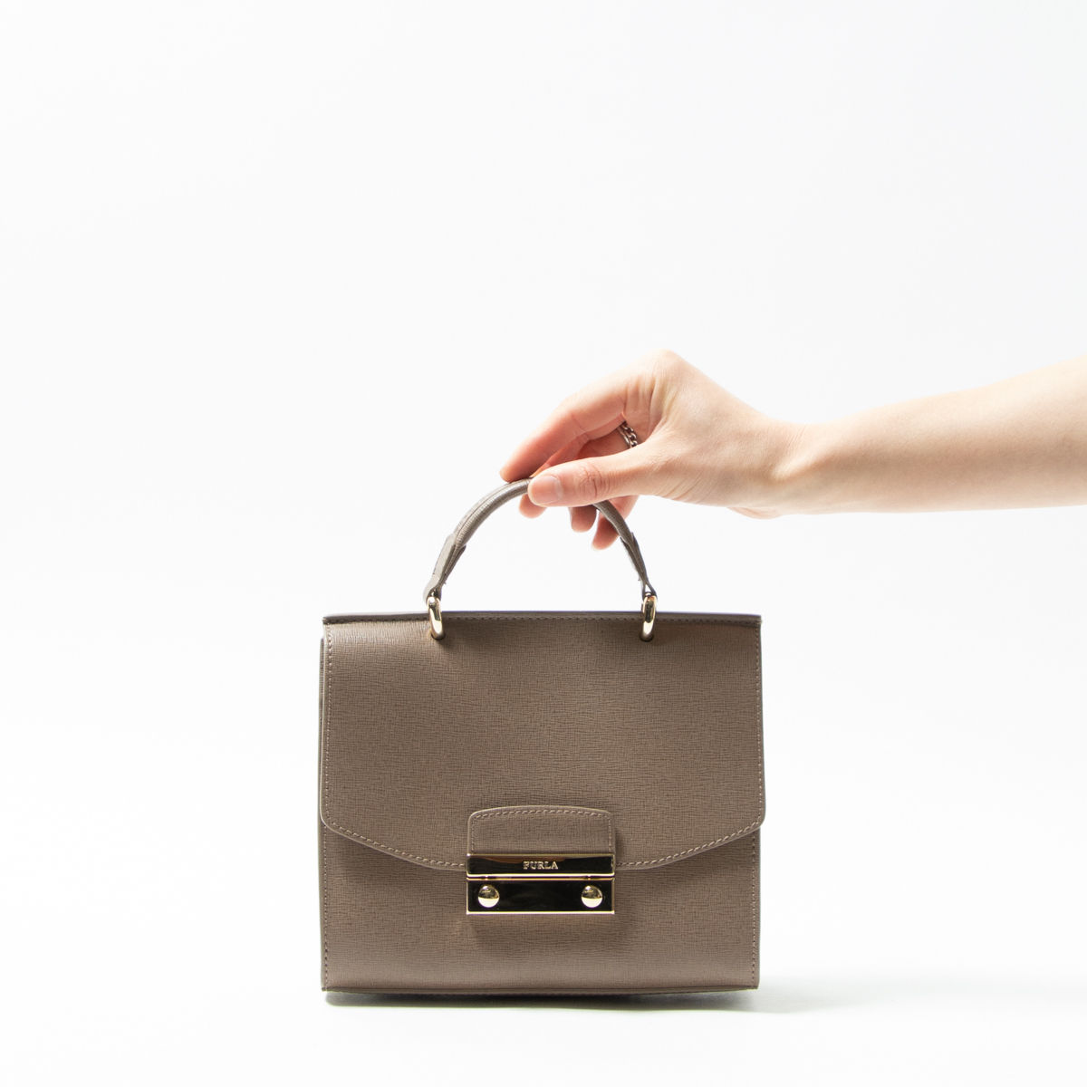 美品フルラ FURLA チェーンショルダー 2way レザー ブラック フルラ 