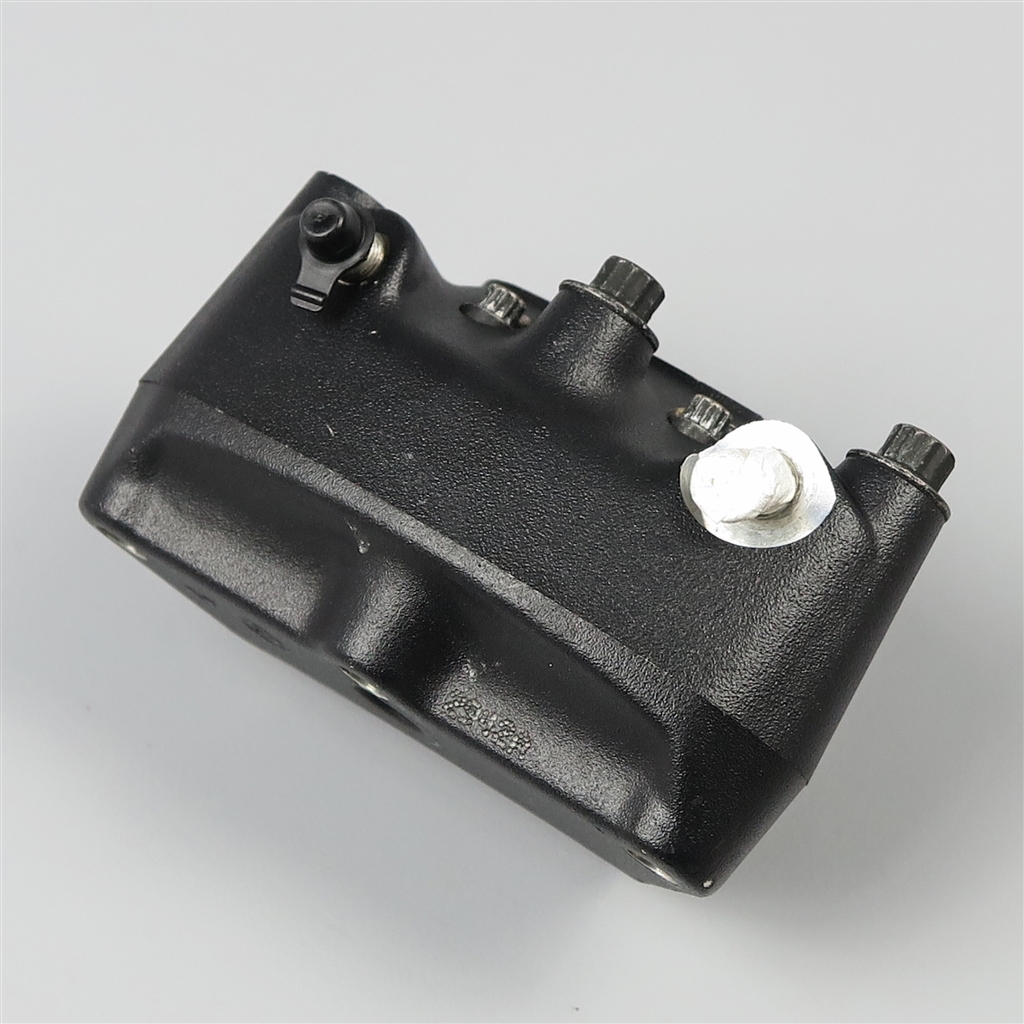 ◇スポーツスター 純正 右側 フロントブレーキキャリパー 69mm